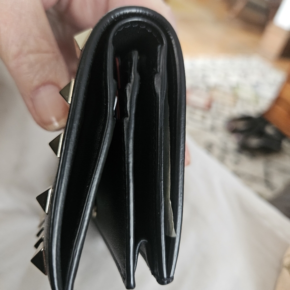 Valentino Garavani Medium Rockstud Leather Shoulder Bag & Wallet - Picture 12 of 16